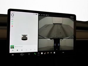 Tesla Model Y bild 18