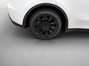 Tesla Model Y bild 32