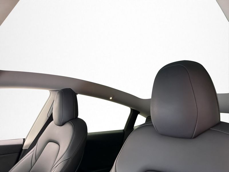 Tesla Model Y bild 13