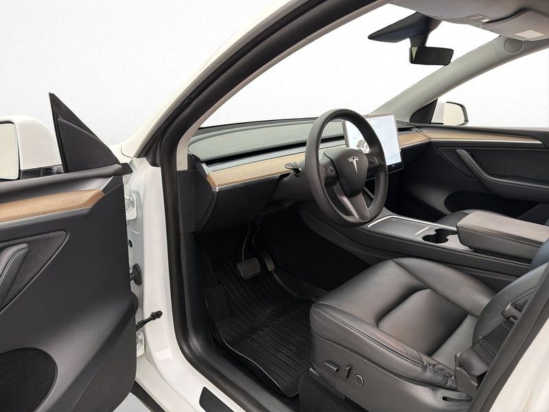 Tesla Model Y bild 11