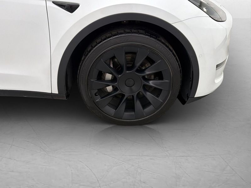 Tesla Model Y bild 33