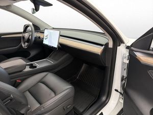 Tesla Model Y bild 28