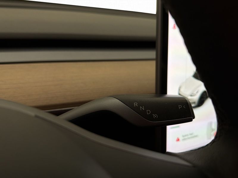 Tesla Model Y bild 17