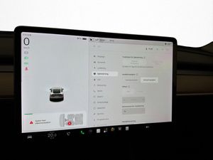 Tesla Model Y bild 23