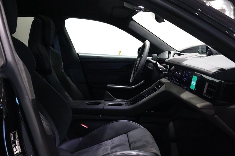 Porsche Taycan bild 15
