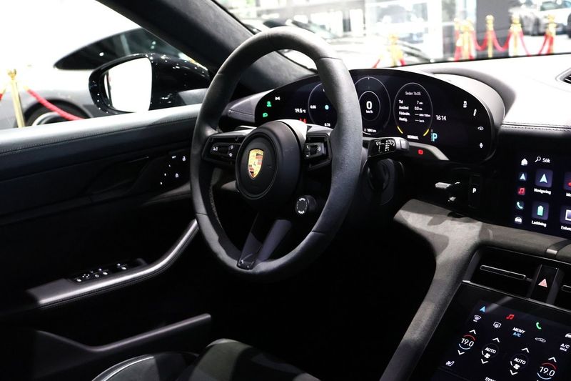 Porsche Taycan bild 11