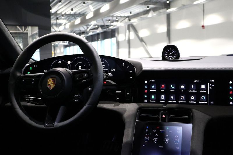 Porsche Taycan bild 12