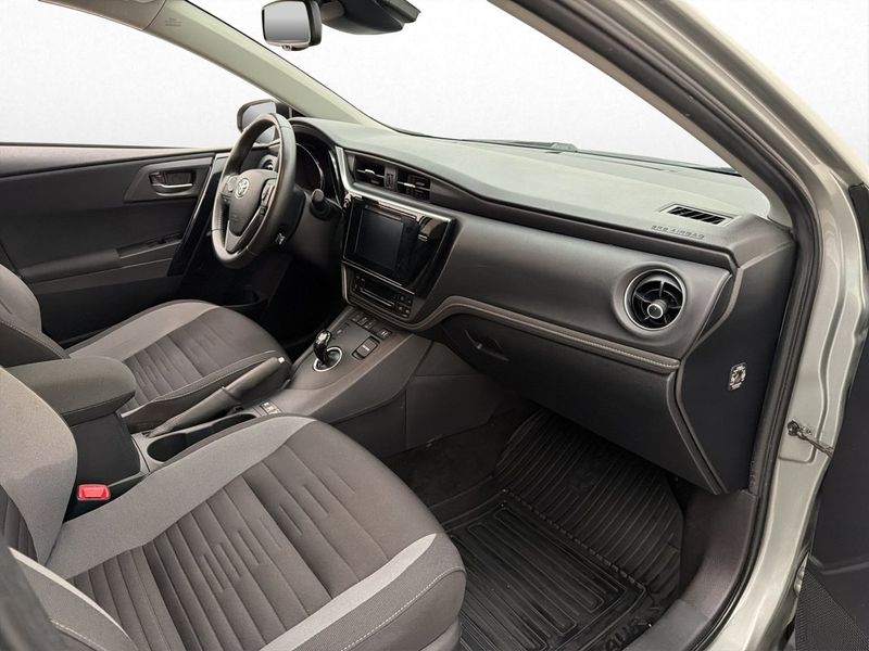 Toyota Auris bild 9