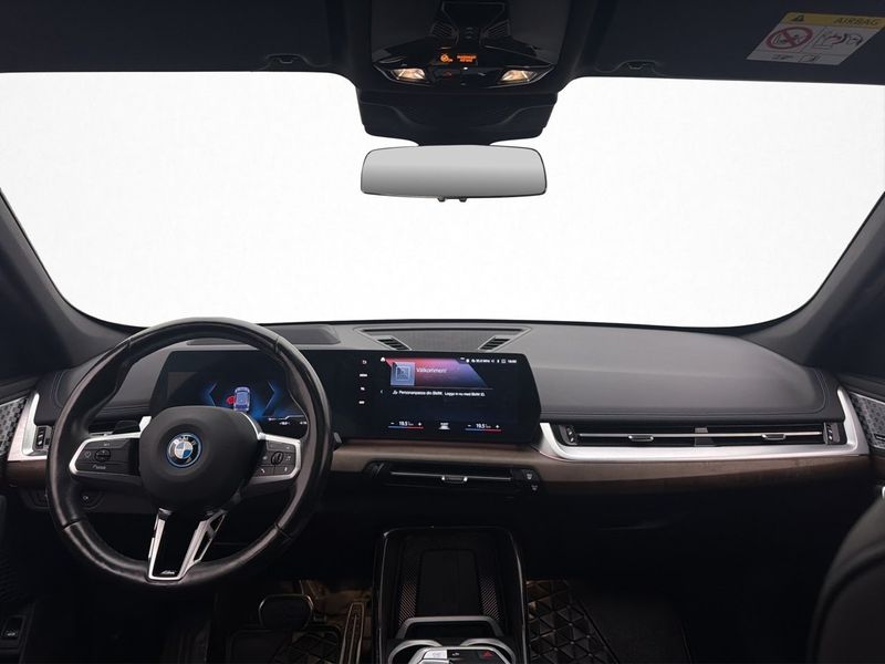 BMW iX1 bild 14