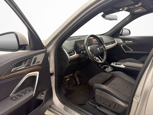 BMW iX1 bild 17