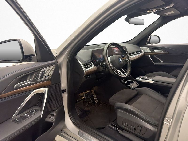 BMW iX1 bild 17
