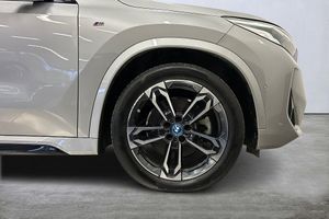 BMW iX1 bild 9