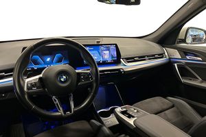 BMW iX1 bild 10