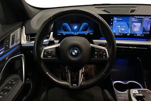 BMW iX1 bild 11