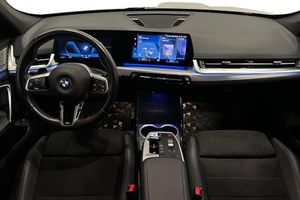 BMW iX1 bild 14