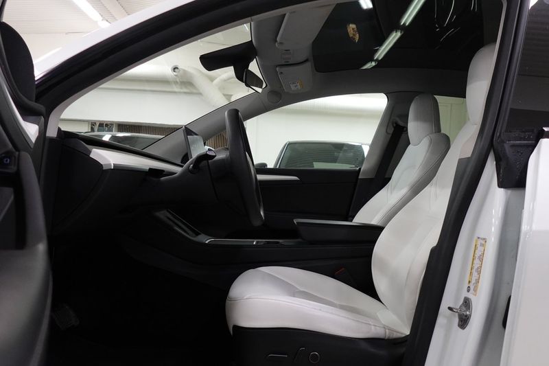Tesla Model Y bild 4