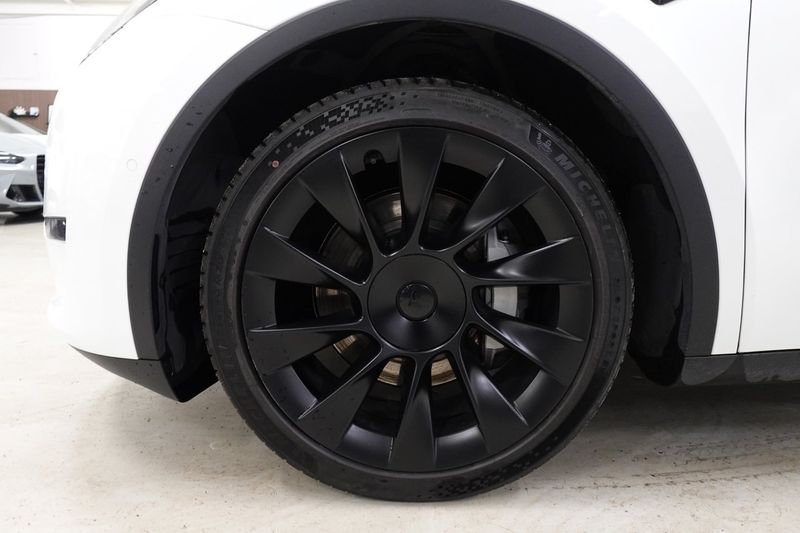 Tesla Model Y bild 23