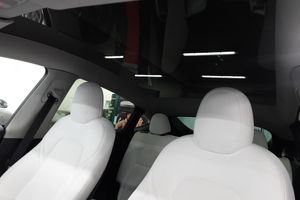 Tesla Model Y bild 18