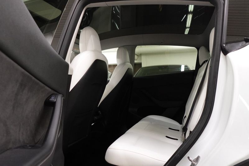 Tesla Model Y bild 5