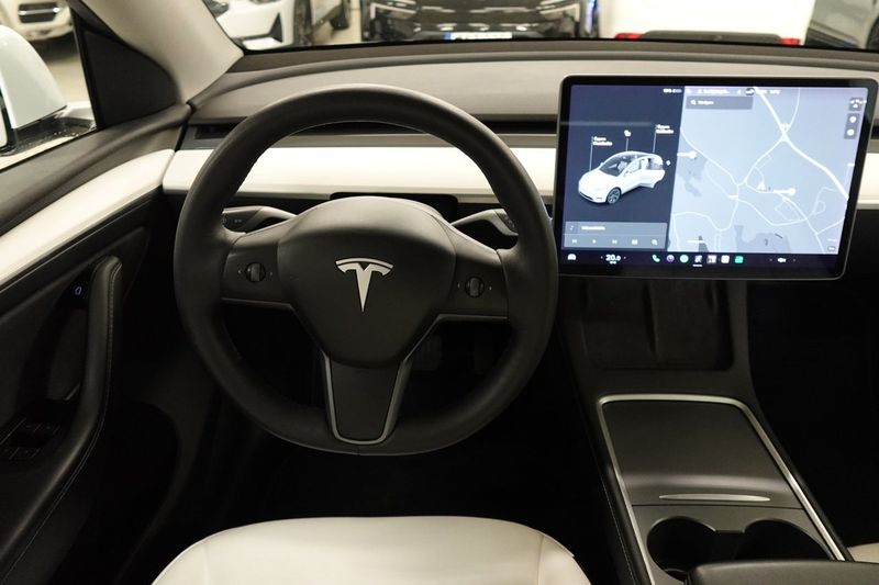 Tesla Model Y bild 7