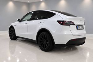 Tesla Model Y bild 21