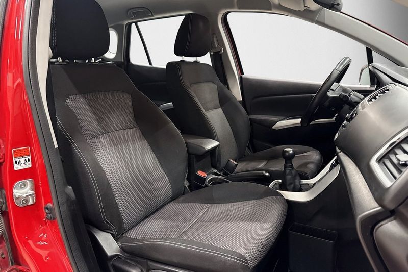 Suzuki S-CROSS bild 15