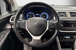 Suzuki S-CROSS bild 9
