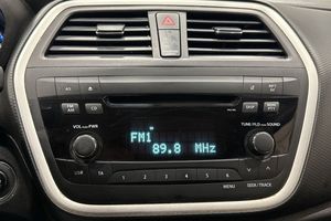 Suzuki S-CROSS bild 11