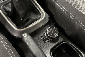 Suzuki S-CROSS bild 13