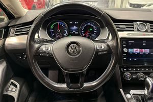 Volkswagen Passat bild 10
