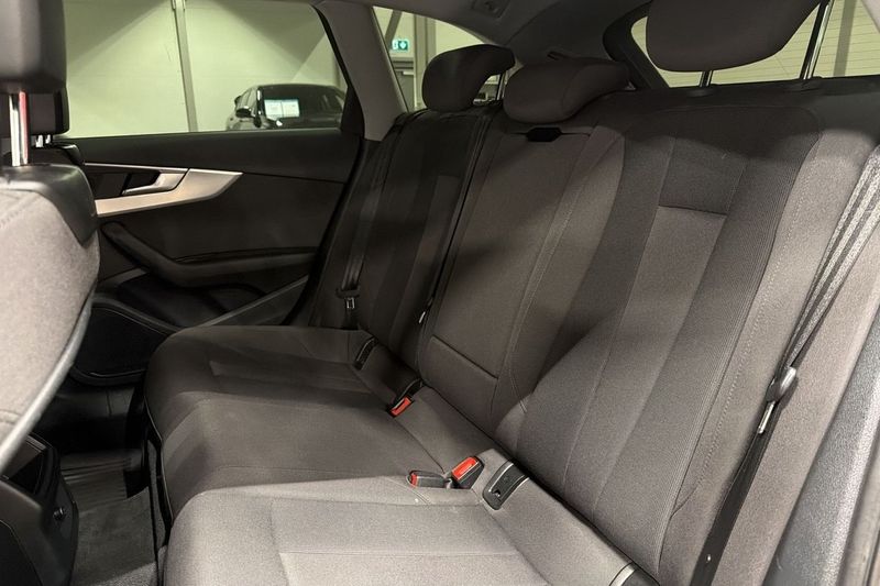 Audi A4 bild 21