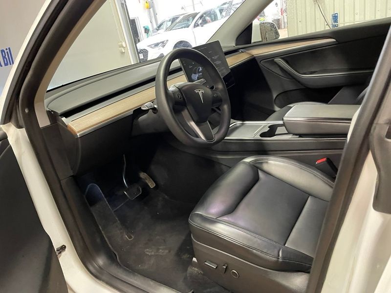 Tesla Model Y bild 5
