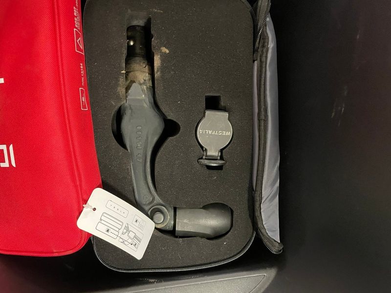 Tesla Model Y bild 6