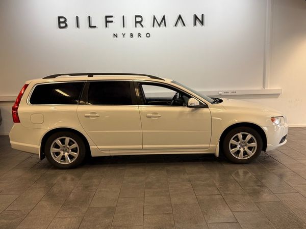 Volvo V70 2.4D Geartronic Business Momentum - 2010