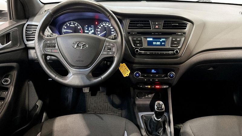 Hyundai i20 bild 14