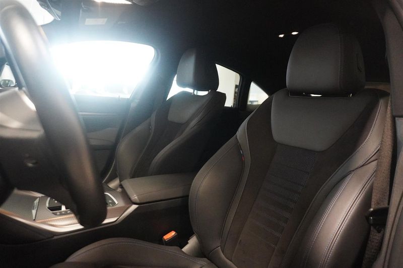 BMW i4 bild 20