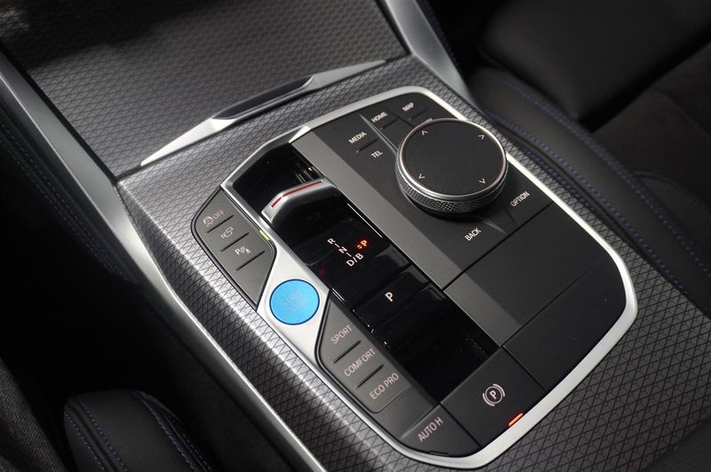 BMW i4 bild 32