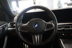 BMW i4 bild 19