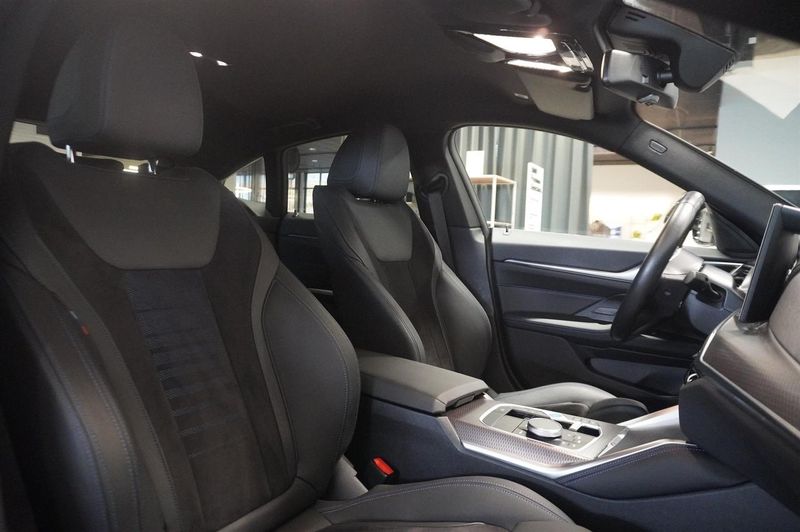 BMW i4 bild 16