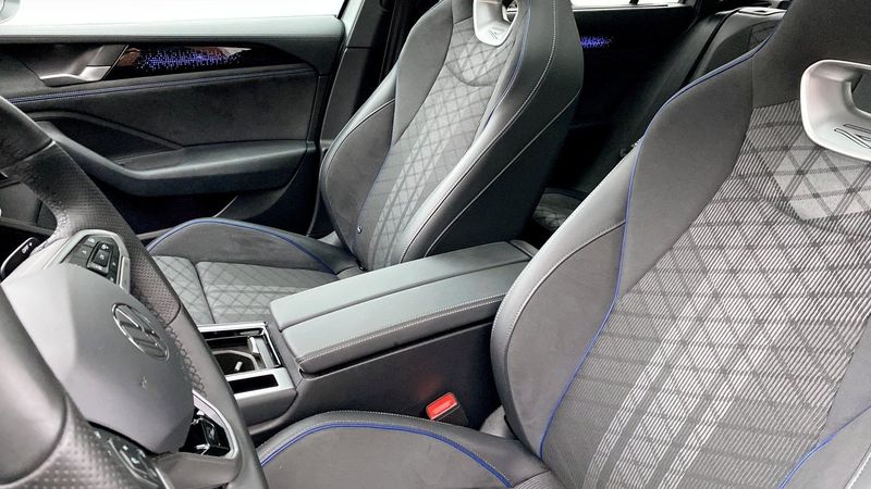 Volkswagen Passat bild 8