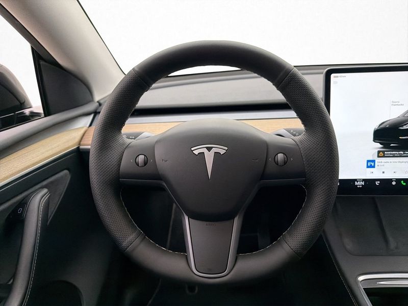 Tesla Model Y bild 16