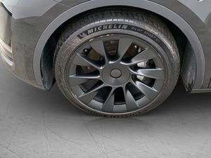 Tesla Model Y bild 27