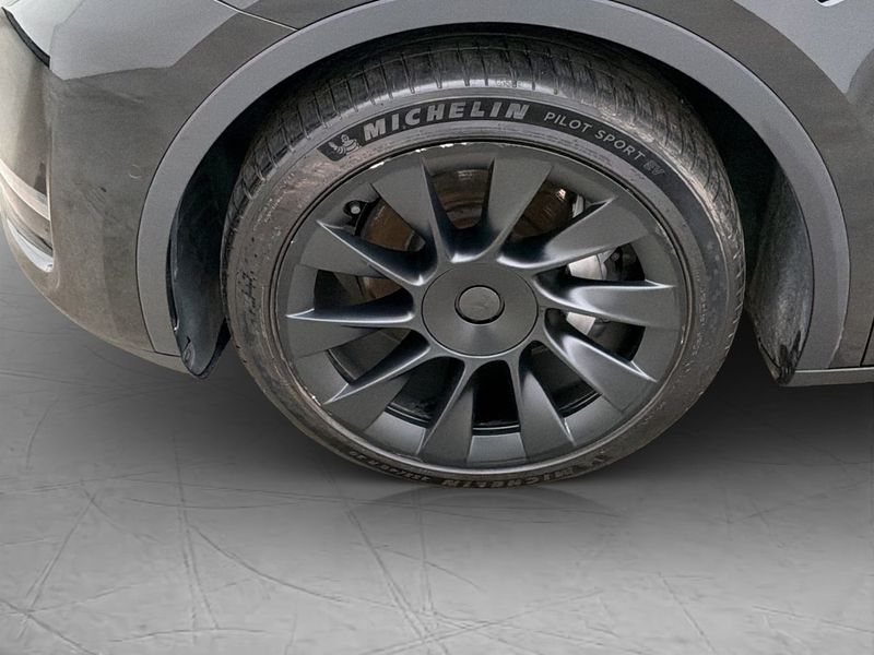 Tesla Model Y bild 27