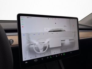 Tesla Model Y bild 22
