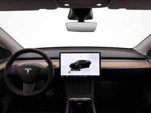 Tesla Model Y bild 15