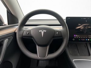 Tesla Model Y bild 20