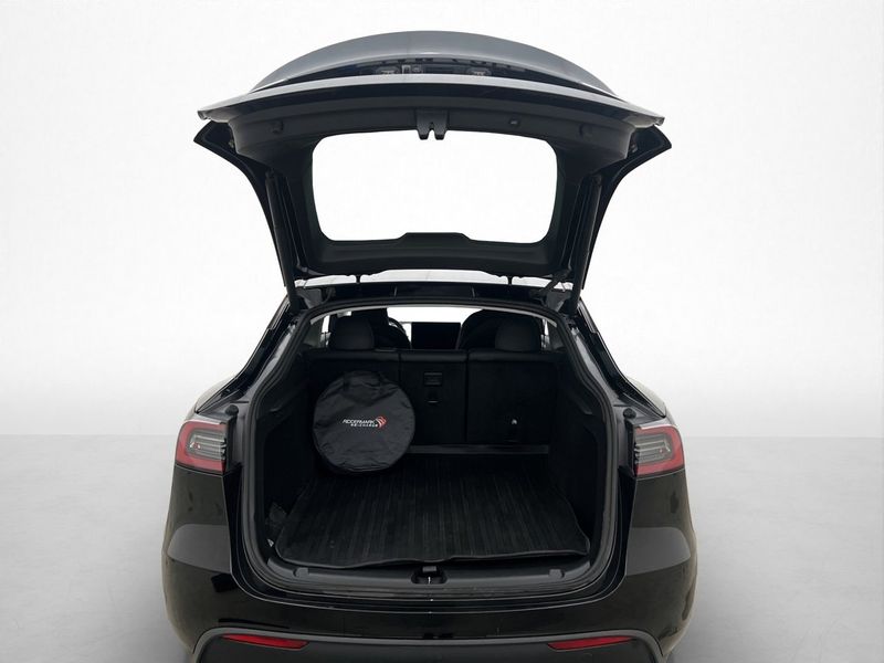 Tesla Model Y bild 13