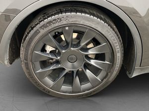 Tesla Model Y bild 35