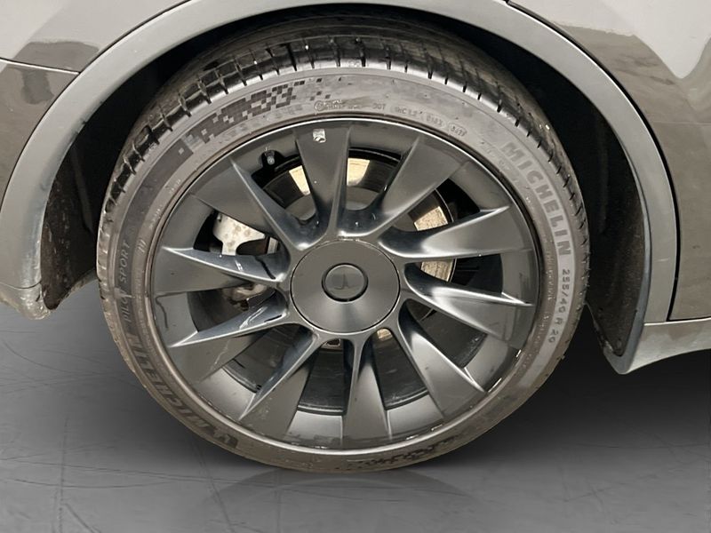 Tesla Model Y bild 35
