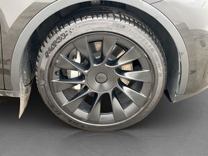 Tesla Model Y bild 36